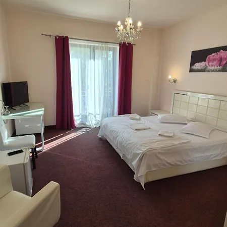 Imperial 3*