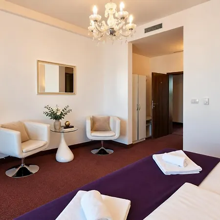 Imperial 3*